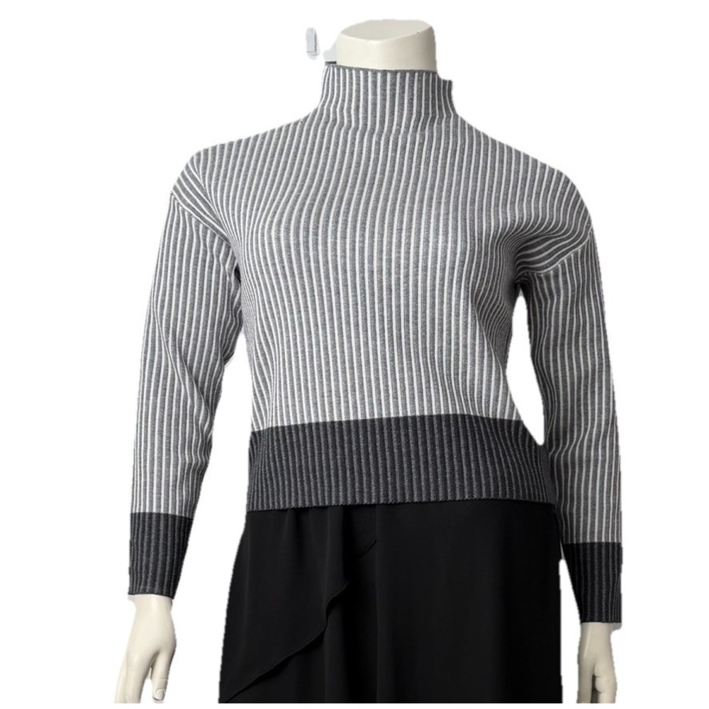 Tahari Rib‎ Knit Sweater Rayon Viscose Grey Mock Neck Quiet Luxury Old Money M